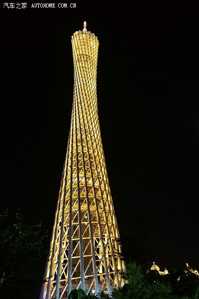 回扬州,到广州后晚上有点时间,扔下包,直接坐地铁3号线去广州新电视塔