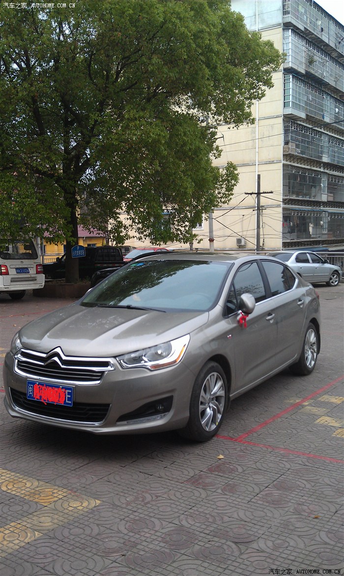 45度角的经典形象,一定不能少.