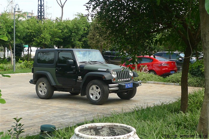 领略人生宽度9台大切两台牧马人一台指南者昆明阳宗海体验越野