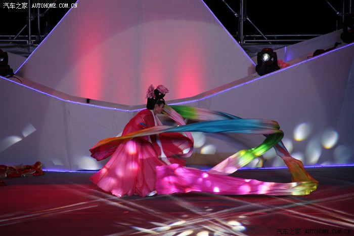 看水上歌舞杂技小品节目表演