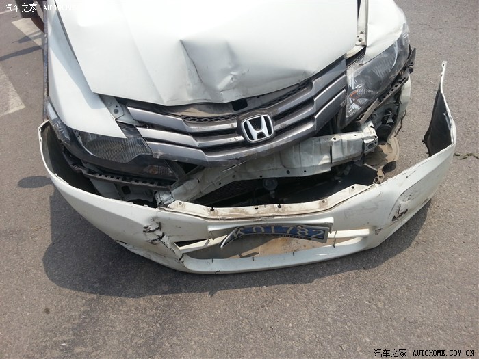 撞车了,求安慰,,,!