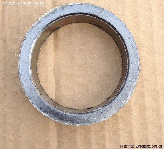 排气管异响换的垫子是不是这个样子
