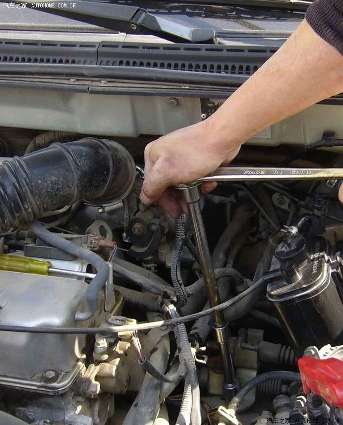 你百度搜图片"f3车速传感器",这是其中一张