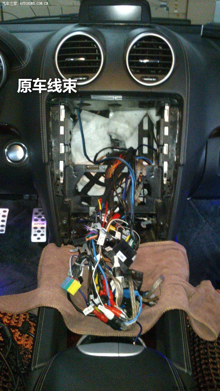 奔驰gl450爆改纽曼102寸屏安卓dvd导航
