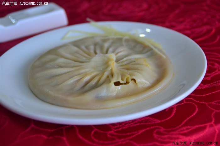 一家老小自驾龙架山森林公园品正宗蟹黄汤包