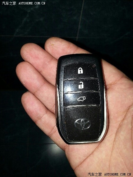 国产一汽兰德酷路泽遥控钥匙