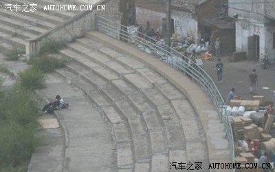 "街头门"事件震惊网友 90后当街做 爱旁若无人(组图)