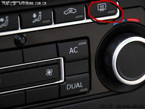 新速腾后挡风玻璃加热按钮在什么位置