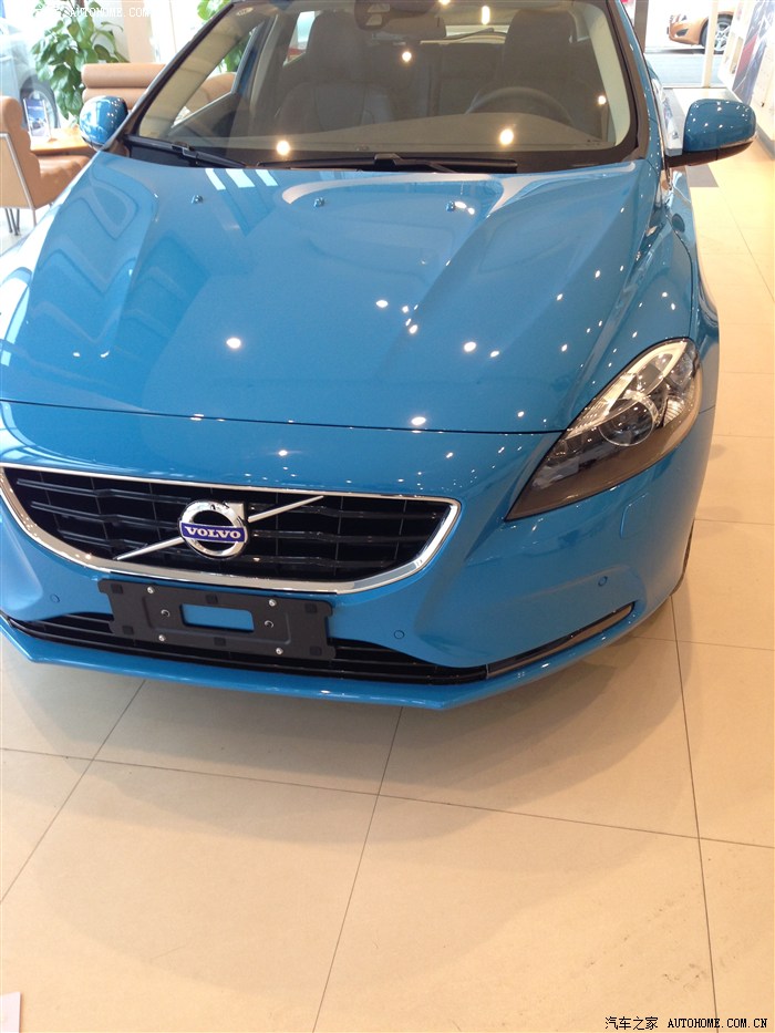 沃尔沃v40魅惑蓝赏车报告