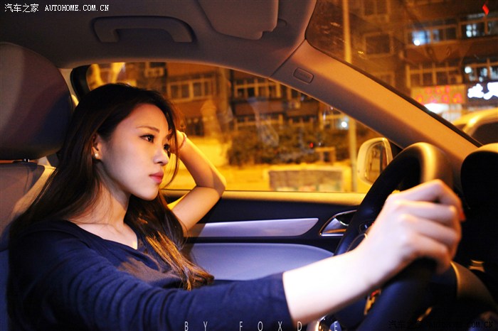 【奥迪q3潮出味】~~白外灰内35技术版提车 媳妇当车模