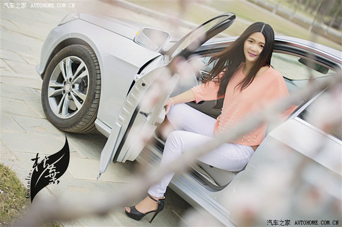 媳妇当车模肉肉的汽车公园记