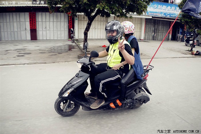这次聚会就有 20台排量1000cc以徘 其余就400-750等等 还有些鬼火车队