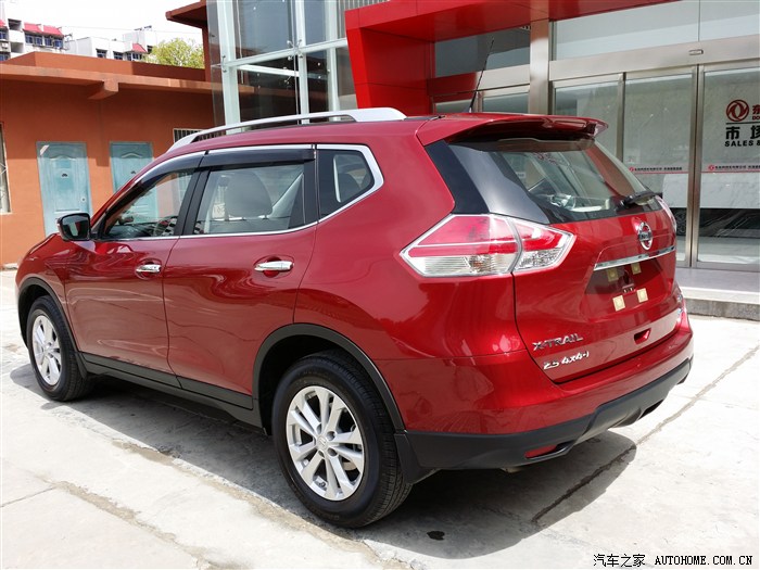 本地首辆红色新奇骏,不是说白色不好看,但绝对比白色有特点.