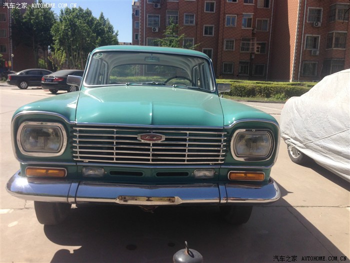 难得一见的极品老上海牌轿车