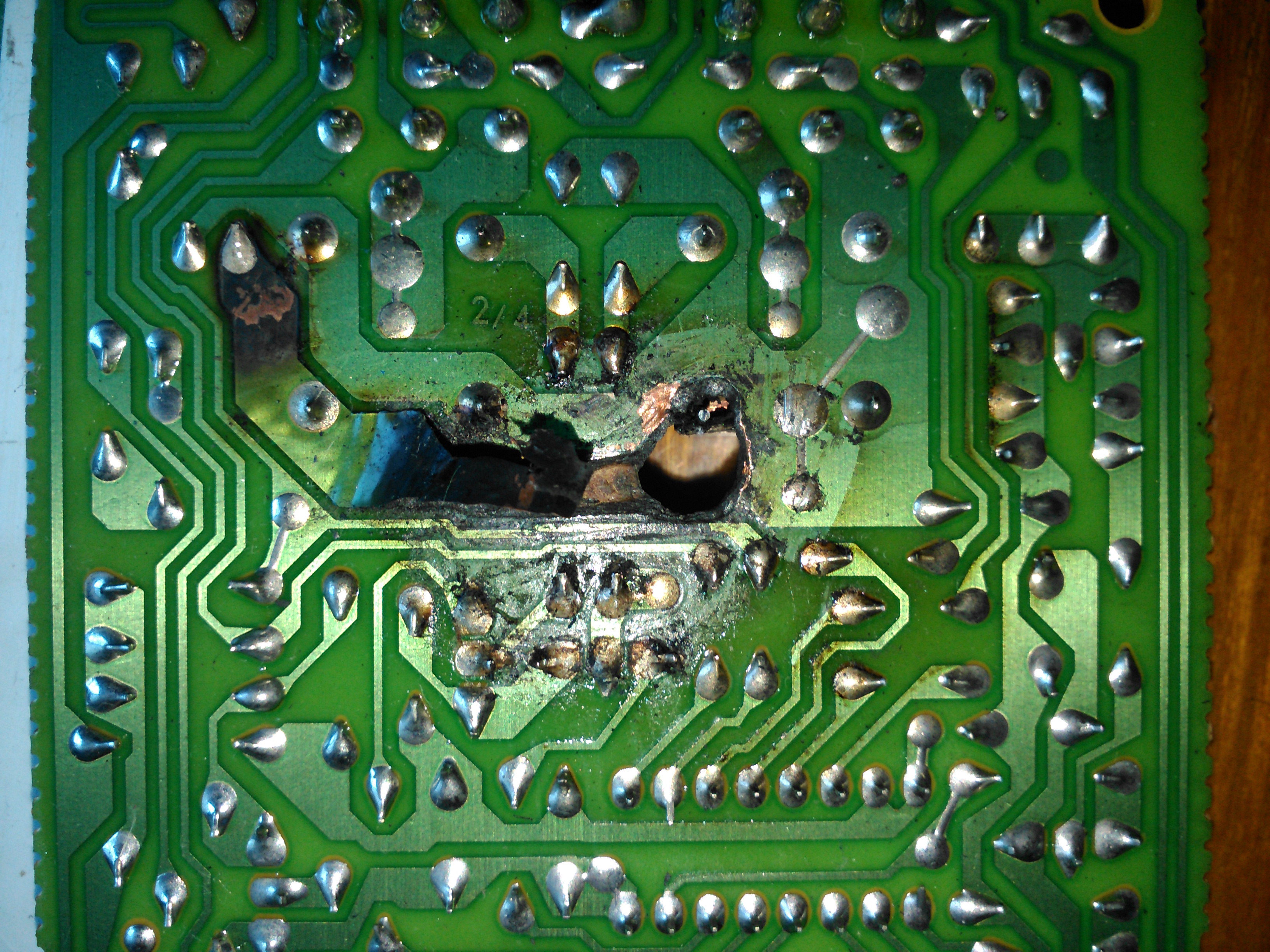 有哪位兄弟有原车中控盒电路板的图片啊?