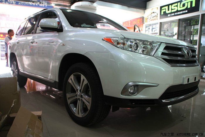 实拍丰田14款汉兰达后视导航全记录