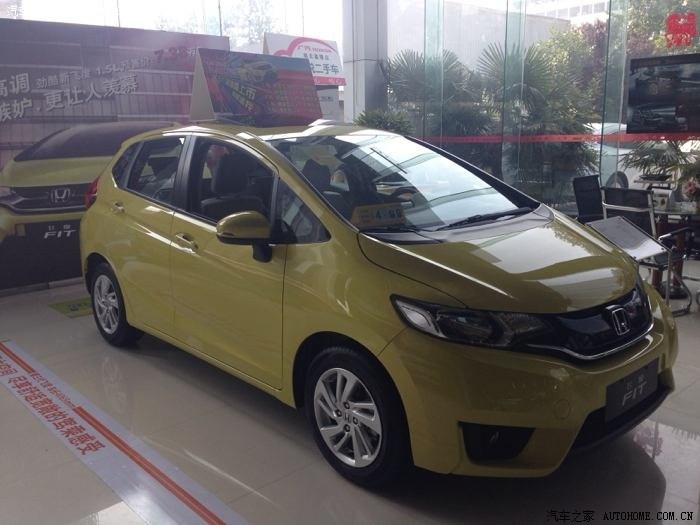 今天保养偶遇新飞渡骚黄小飞实拍