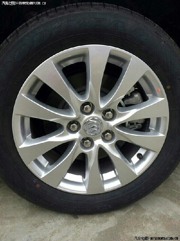 咨询别克君越轮毂样式