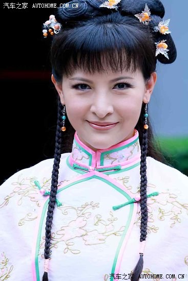 这女的不是 怪侠欧阳德里的那个 日本女武士花九娘的演员吗