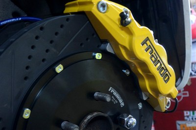 刹车系统升级,是否多活塞卡钳就好呢?