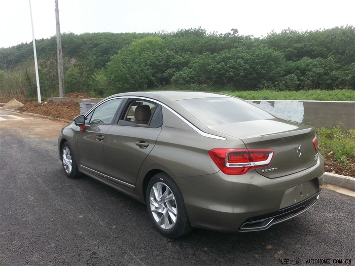 南京18雅致褐色米内提车作业