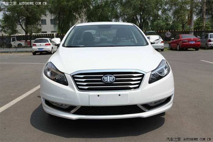 大叔变小伙儿长春新款白色奔腾b70提车作业