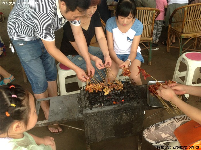 乐山红中4s继上次真人cs后又发起活动太阳岛烧烤车主互动节目