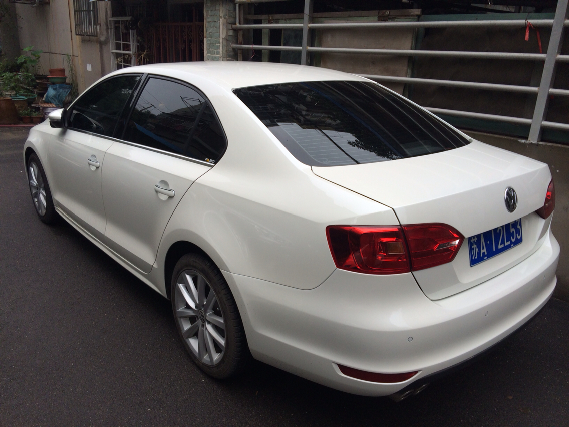 雅仕银变珍珠白全车喷漆改色华丽变身