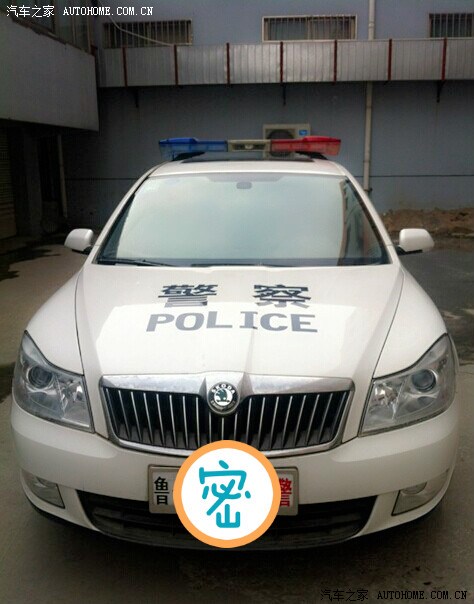 这个是我开的明锐警车,  我们单位5辆明锐,5辆昕锐.