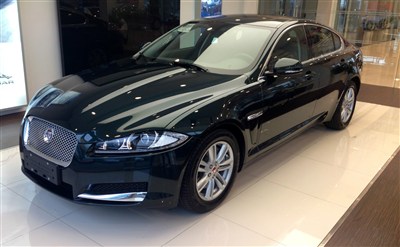 出3427 | 回复: 10 捷豹xf/xfl论坛 先上几张提车照,英国绿(墨绿)