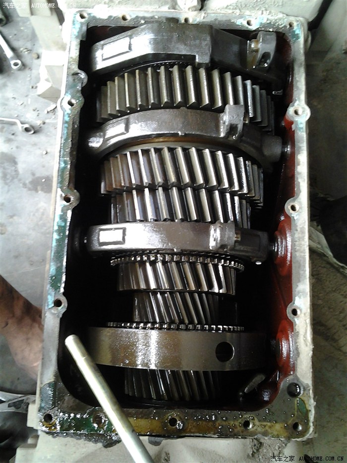 12米宇通客车维修一二档同步器变速箱拆解吊装全过程