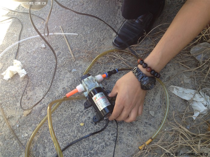 和朋友一起diy抽油泵自行更换机油作业