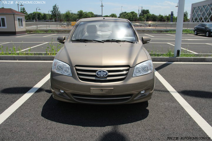 高清大图40p新款夏利n5土豪金提车作业