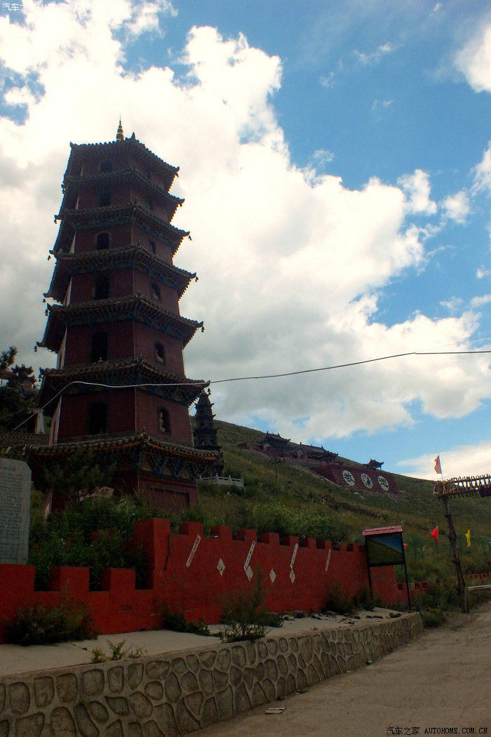 半日短游深山中的红石崖寺