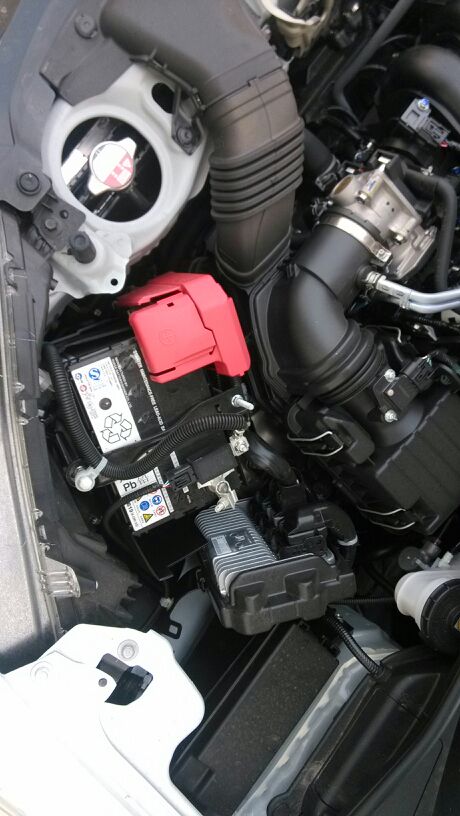 刚刚发现飞度的电瓶问题其他车主跟我的是一样的吗