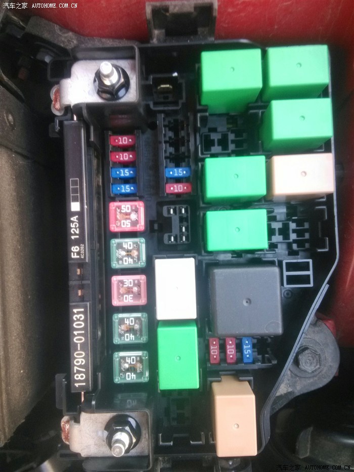 瑞纳的空调保险丝与继电器在那里