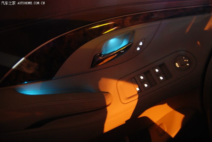 君越氛围灯问题