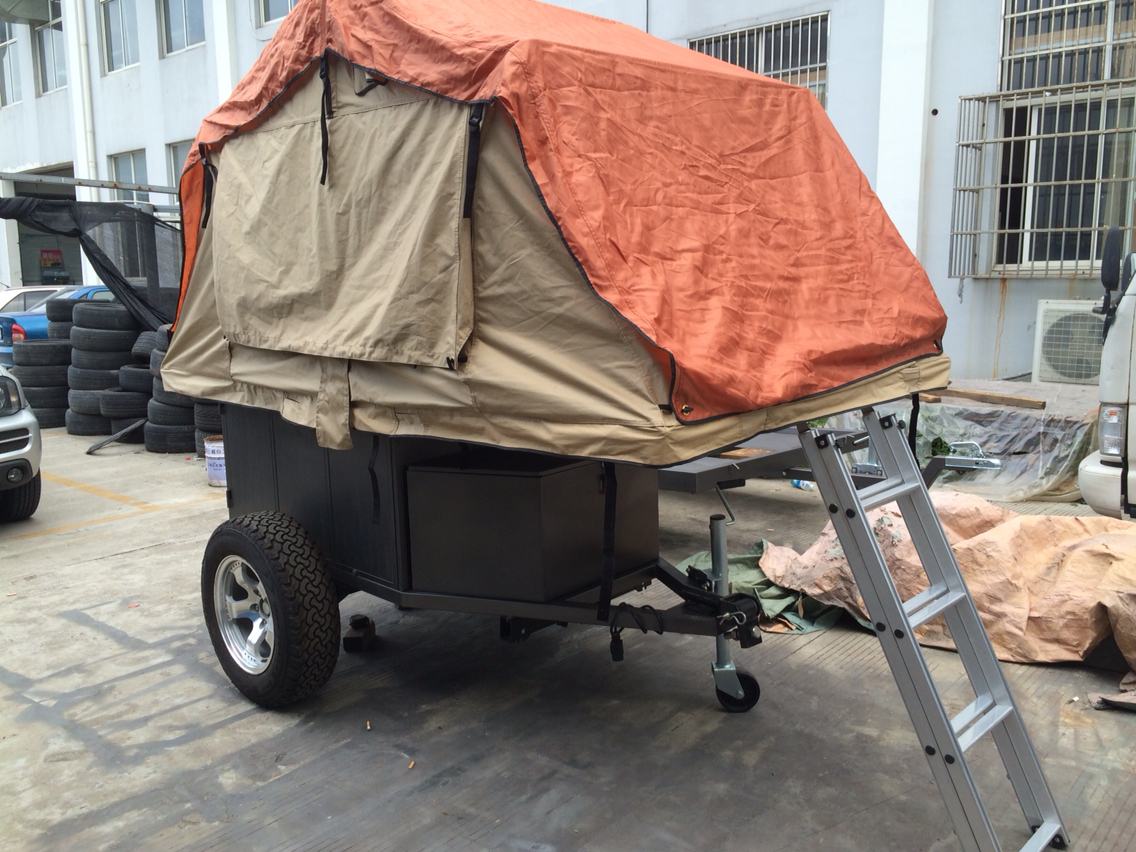 吉姆尼搭配野营小拖挂