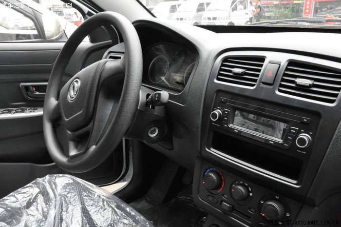 买东风风光330还是五菱宏光?