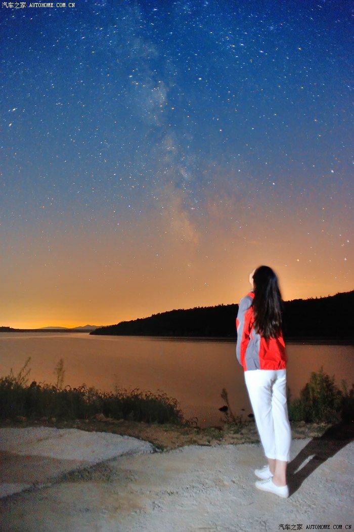 夏日银河阿童木8001更新8p星空美女