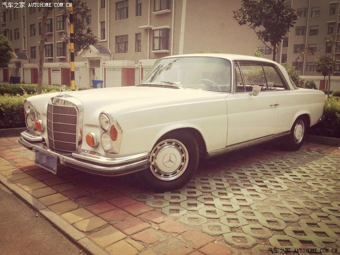 原创经典老车 分享难得一见爷爷辈的w112奔驰s吧! 图片超多!