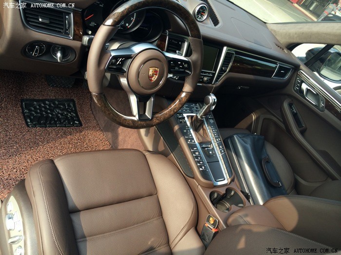 深咖啡色mancan 特波内饰