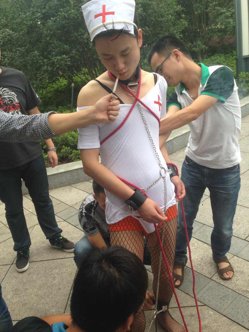 灰常感谢.射精! 发个美女给你