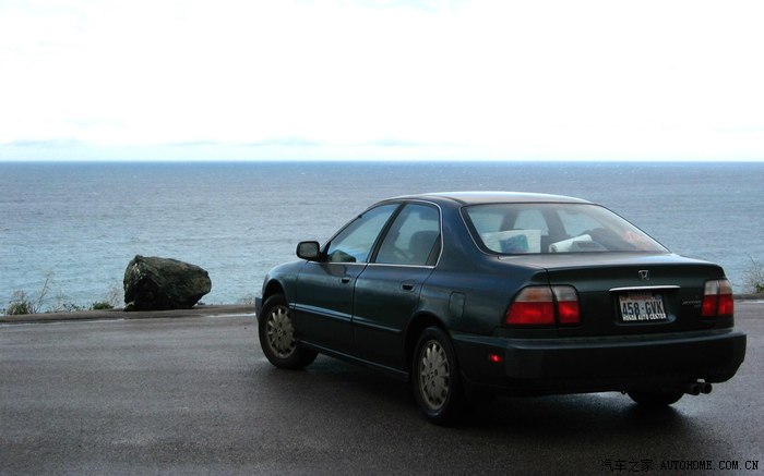 我的5代雅阁,10年前摄于旧金山附近101公路旁,帅吧.