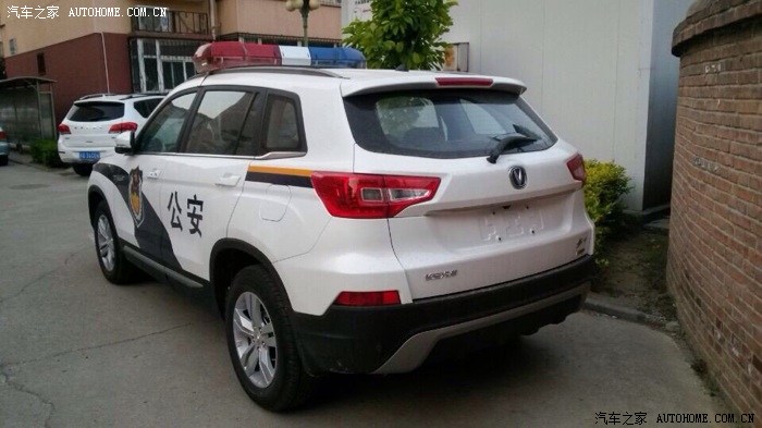 长安cs75警车帅