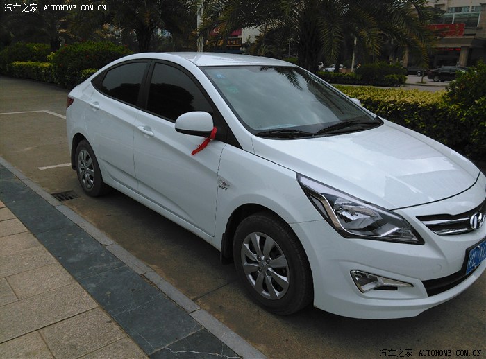 车窗膜你们帖什么颜色的浅色还是深色