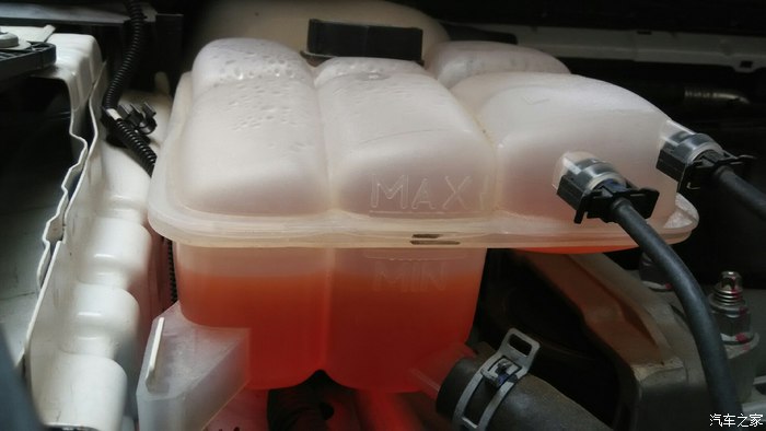 今天买了福克斯冷却液但和原车颜色不一样能不能一起加