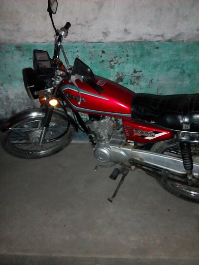 寻找二代方灯本田摩托车cg125