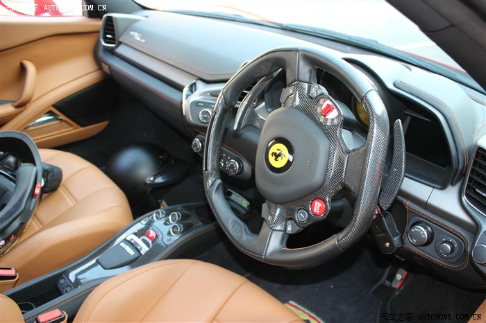 白色恩佐帕加尼zondarhuayra玛莎拉蒂mc12hypercar赛道记录