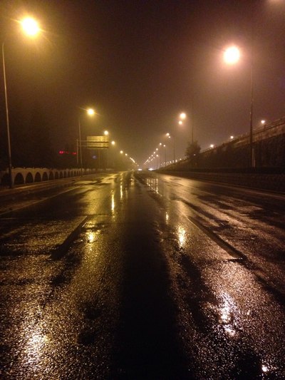喝酒归来午夜雨景好久不见啊
